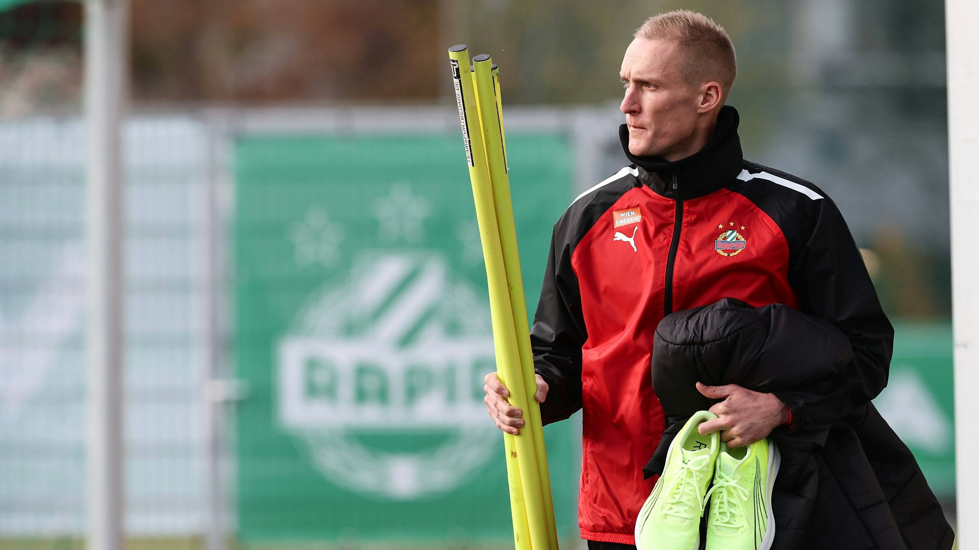 SOCCER - BL, Rapid, training VIENNA,AUSTRIA,21.NOV.23 - SOCCER - ADMIRAL Bundesliga, SK Rapid Wien, training. Image shows assistant coach Thomas Kraus Rapid. PUBLICATIONxNOTxINxAUTxSUIxSWE GEPAxpictures/xArminxRauthner
