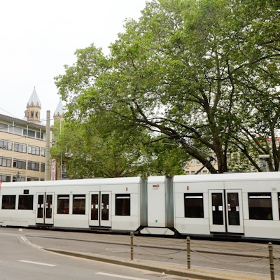 Die Haltestelle Neumarkt liegt auf der Ost-West-Achse durch die Stadt: Zur Diskussion steht, ob die Stadtbahn hier künftig durch einen Tunnel fahren soll.