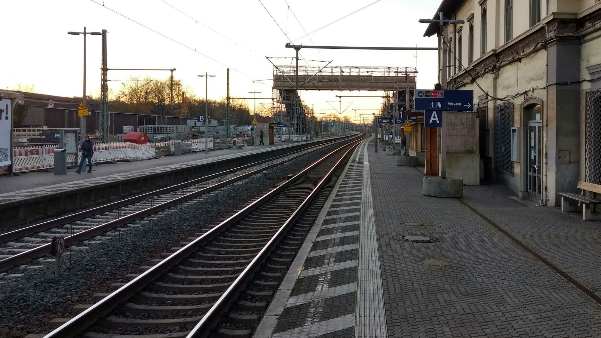 Behelfstreppe am Bahnhof Bonn-Beuel.