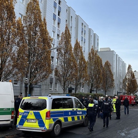 Spezialeinheiten der Polizei mussten Mittwochfrüh in den Stadtteil Bocklemünd ausrücken.