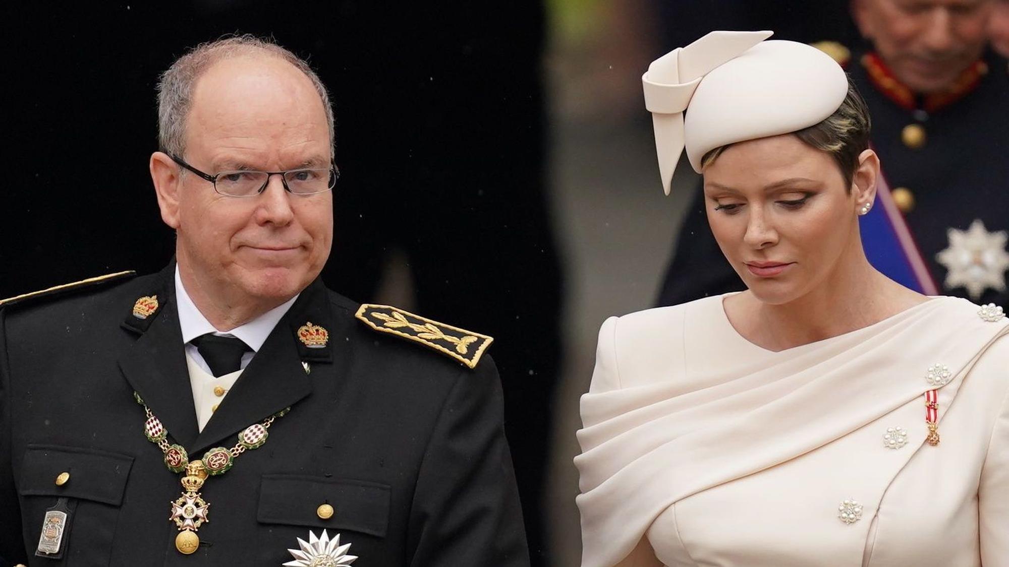 Albert II., Fürst von Monaco, und Fürstin Charlène von Monaco kommen vor der Krönungszeremonie von König Charles III. und Königin Camilla in der Westminster Abbey an.
