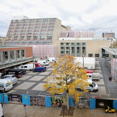 Blick auf die Bühnen-Baustelle am Offenbachplatz.