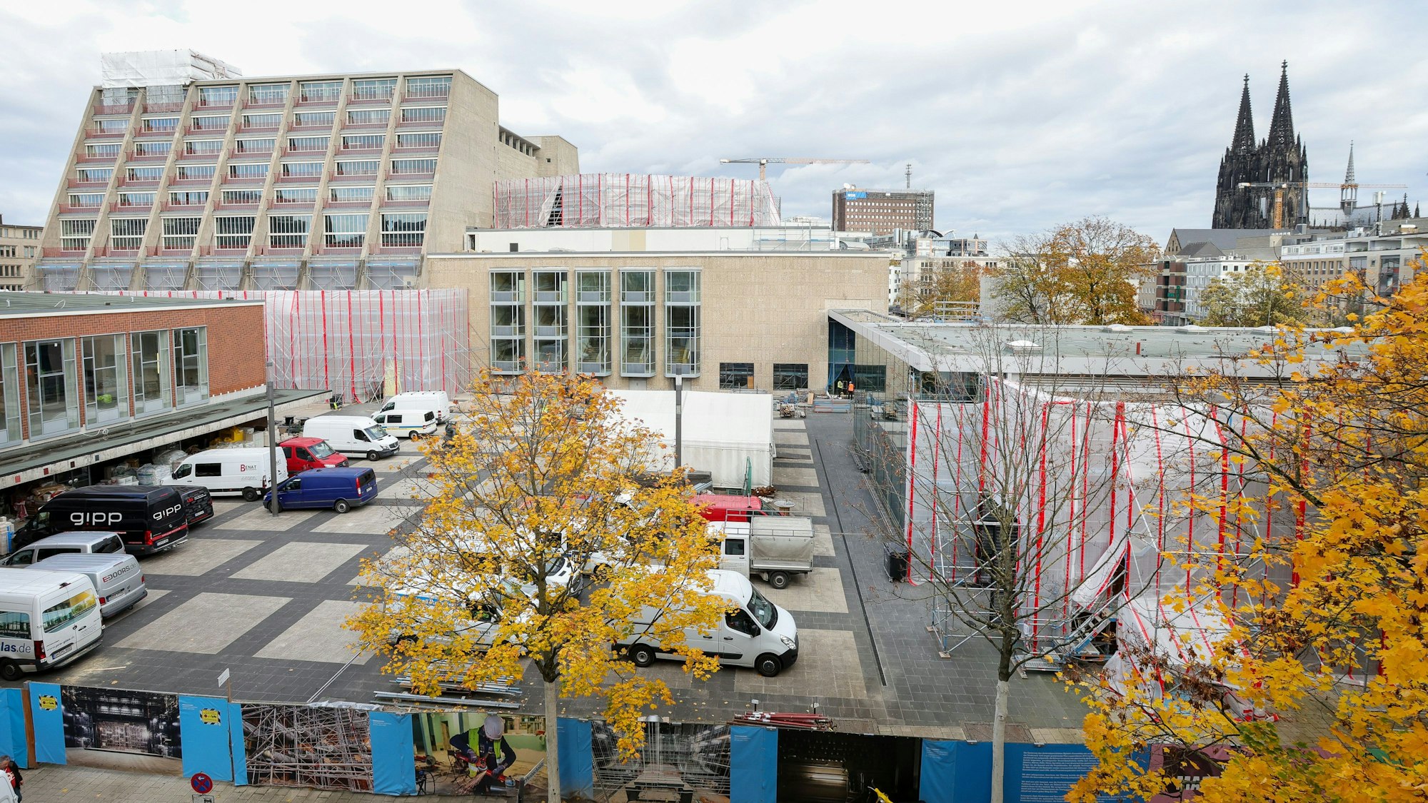 Das Bild zeigt die Baustelle von Kölner Oper und Schauspielhaus.