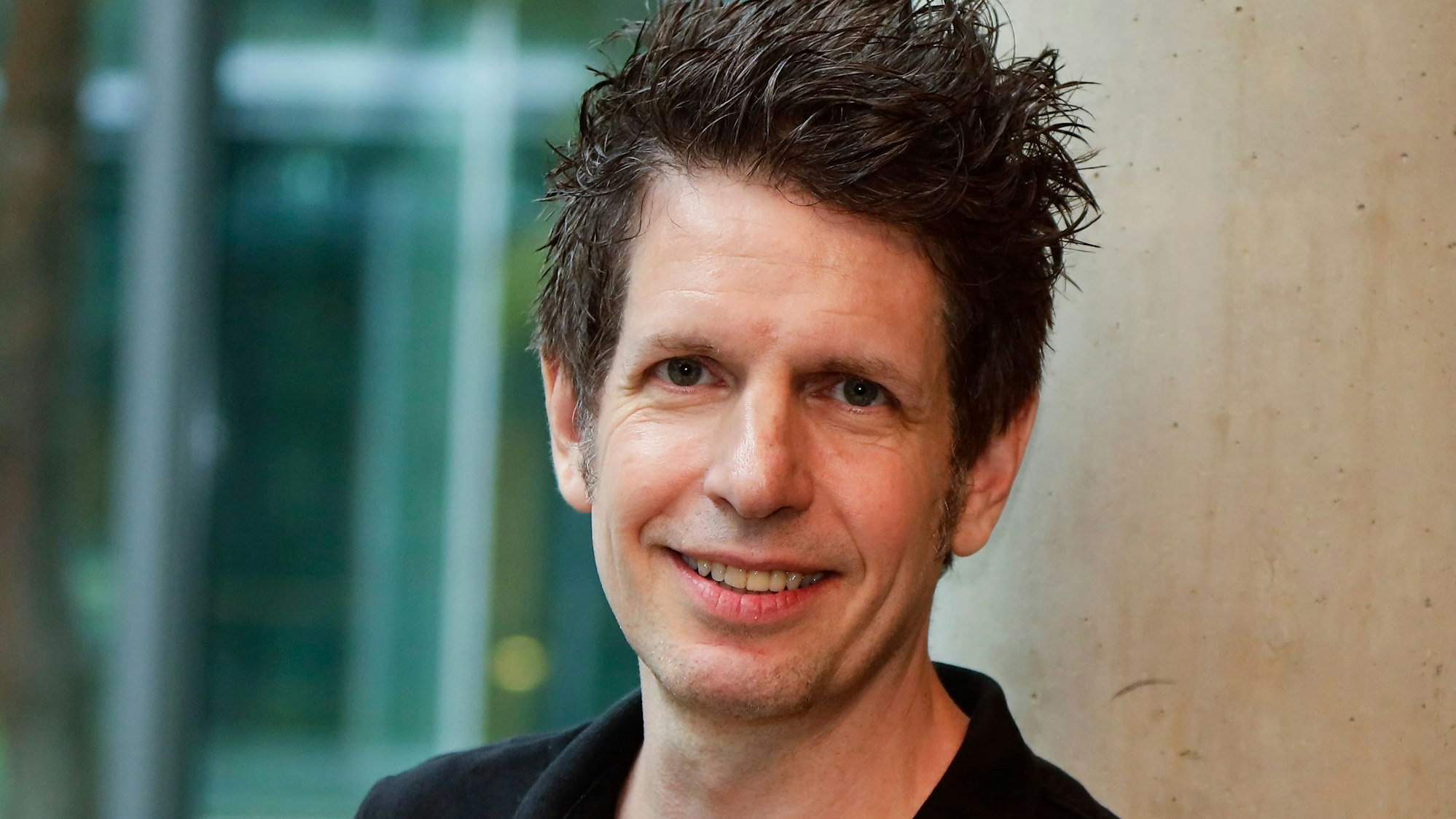 Der Kölner Medienwissenschaftler Martin Andree warnt vor der wachsenden Macht der großen Digitalkonzerne.