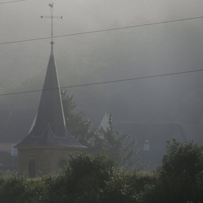 Im Ort Saint-Blaise-la-Roche im Elsass suchen Polizei und Freiwillige seit zwei Monaten nach der 15-jährigen Lina. Sie war auf dem Weg zum Bahnhof spurlos verschwunden.