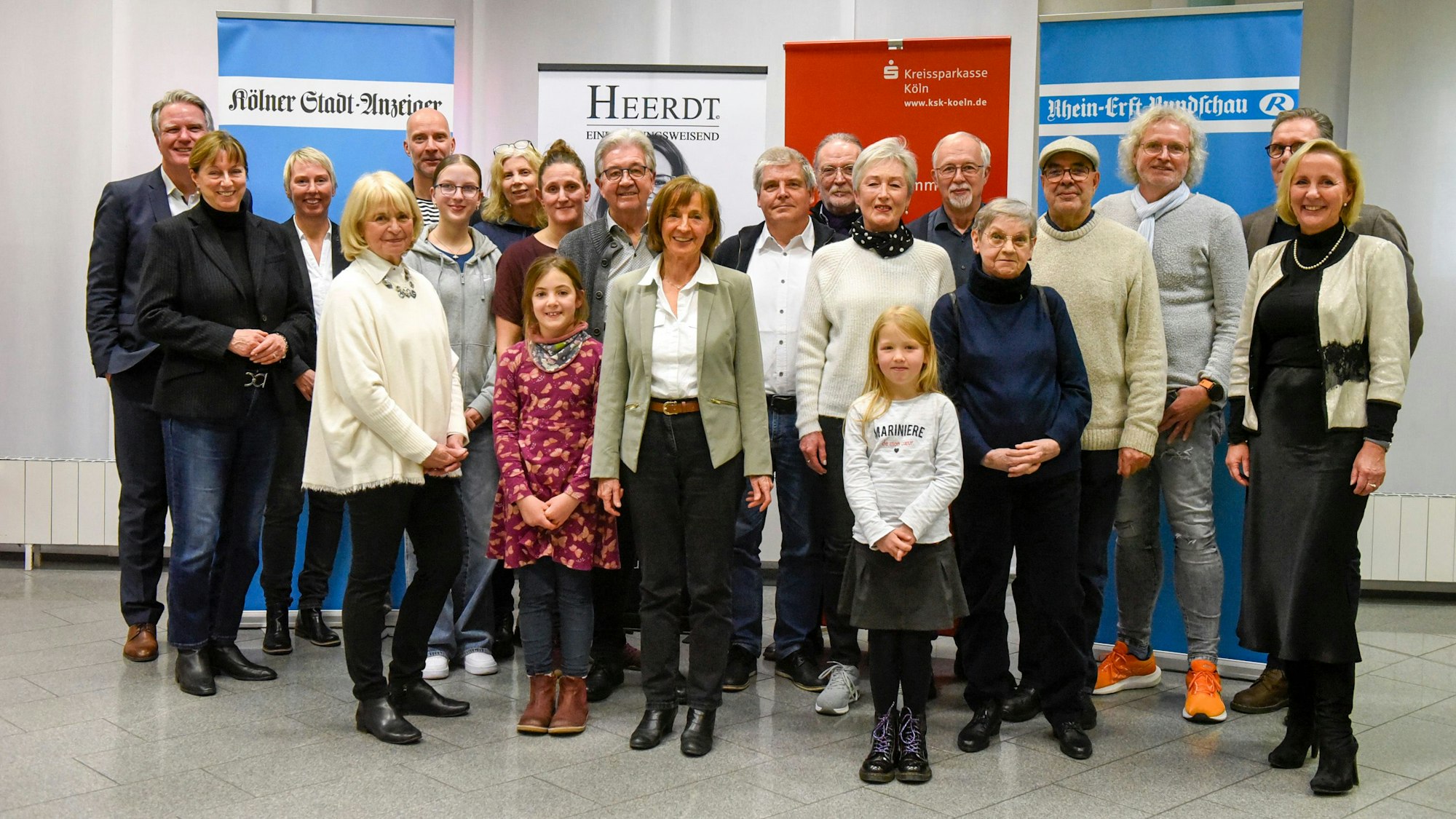 Das Foto zeigt die Gewinner des Fotowettbewerbs.