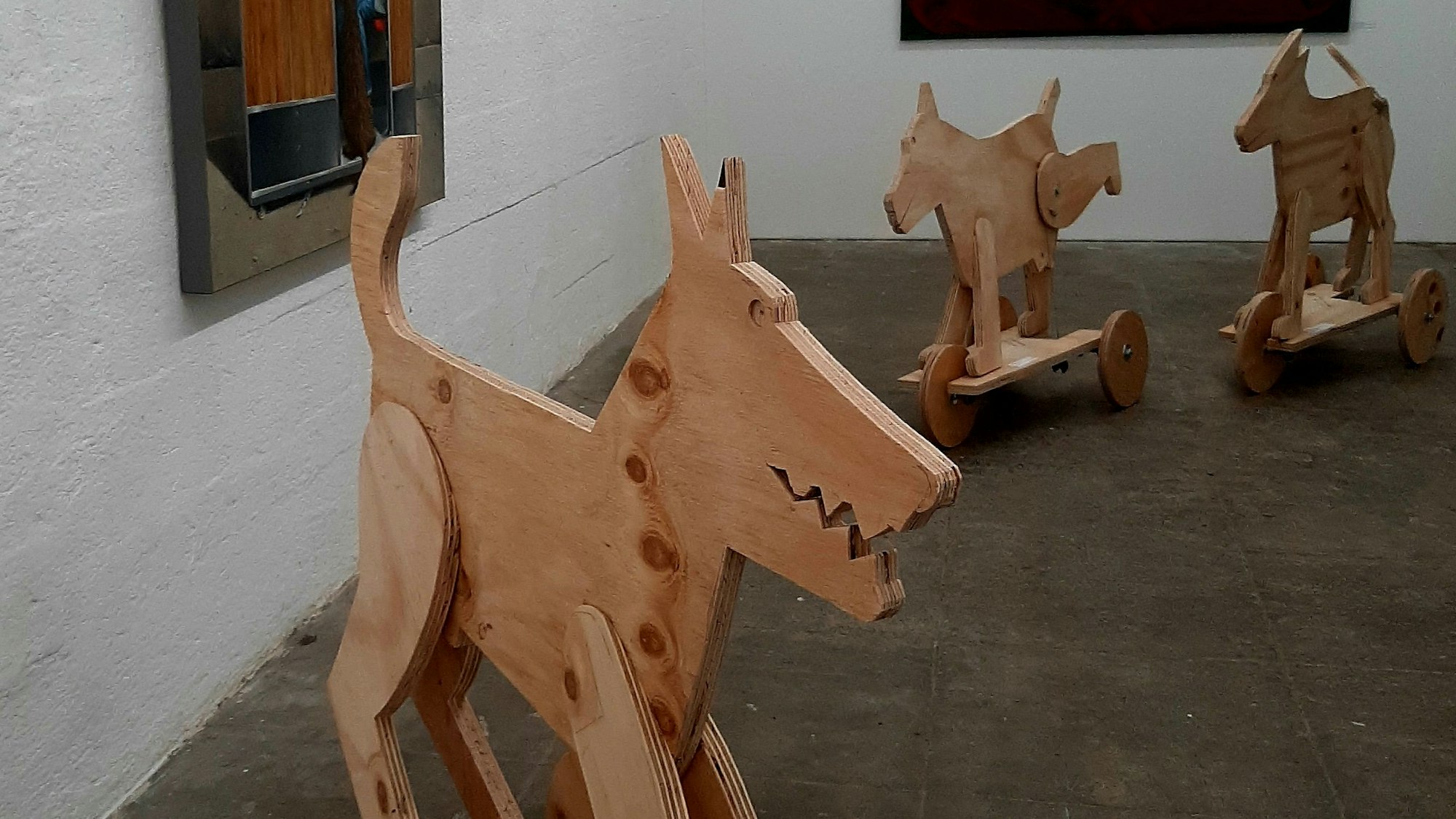 Ausstellung der AG Leverkusener Künstler „Hunde in der Kunst“ in der Galerie Künstlerbunker an der Karlstraße in Opladen.