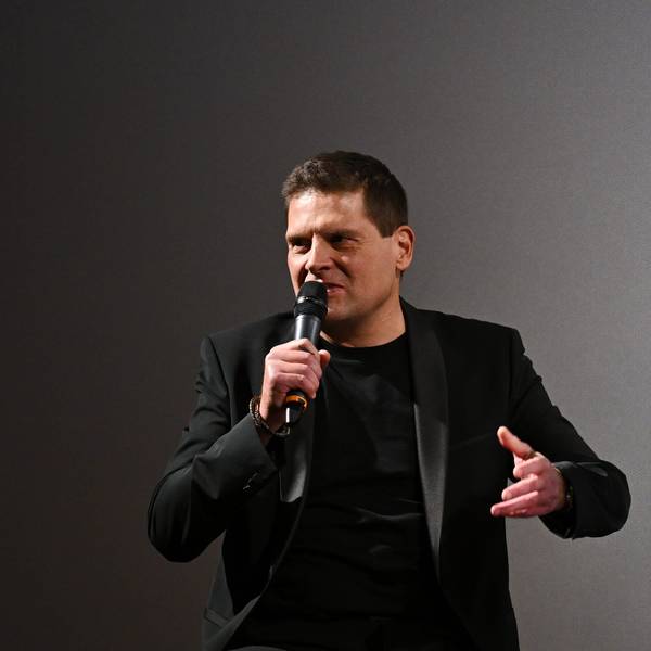 Der ehemalige Radprofi Jan Ullrich spricht nach der Vorstellung seiner Dokumentation „Jan Ullrich - Der Gejagte“ im Filmtheater Sendlinger Tor auf der Bühne. Foto: Angelika Warmuth/dpa +++ dpa-Bildfunk +++
