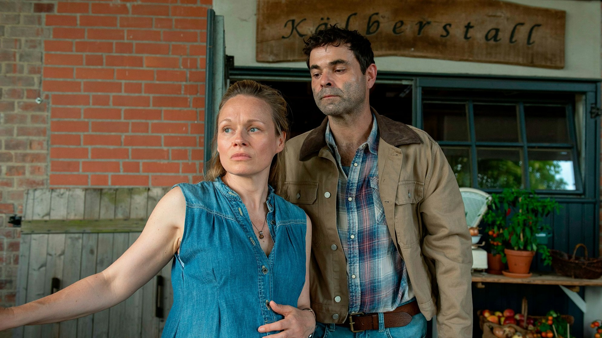 Sarah (Anja Schneider) und Kurt Stindt (Andreas Döhler) sind beunruhigt.