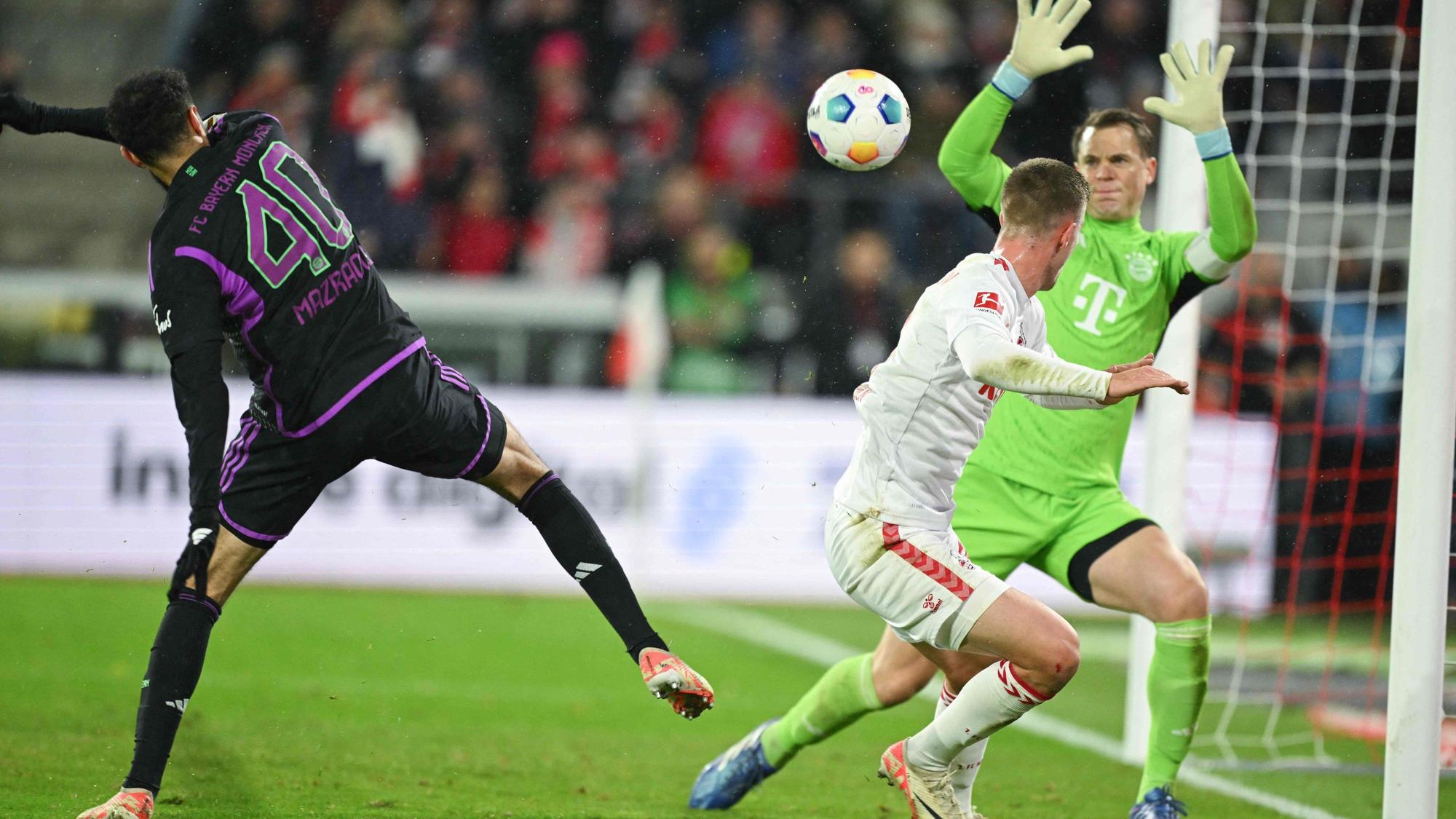Carstensen köpft, Neuer hält