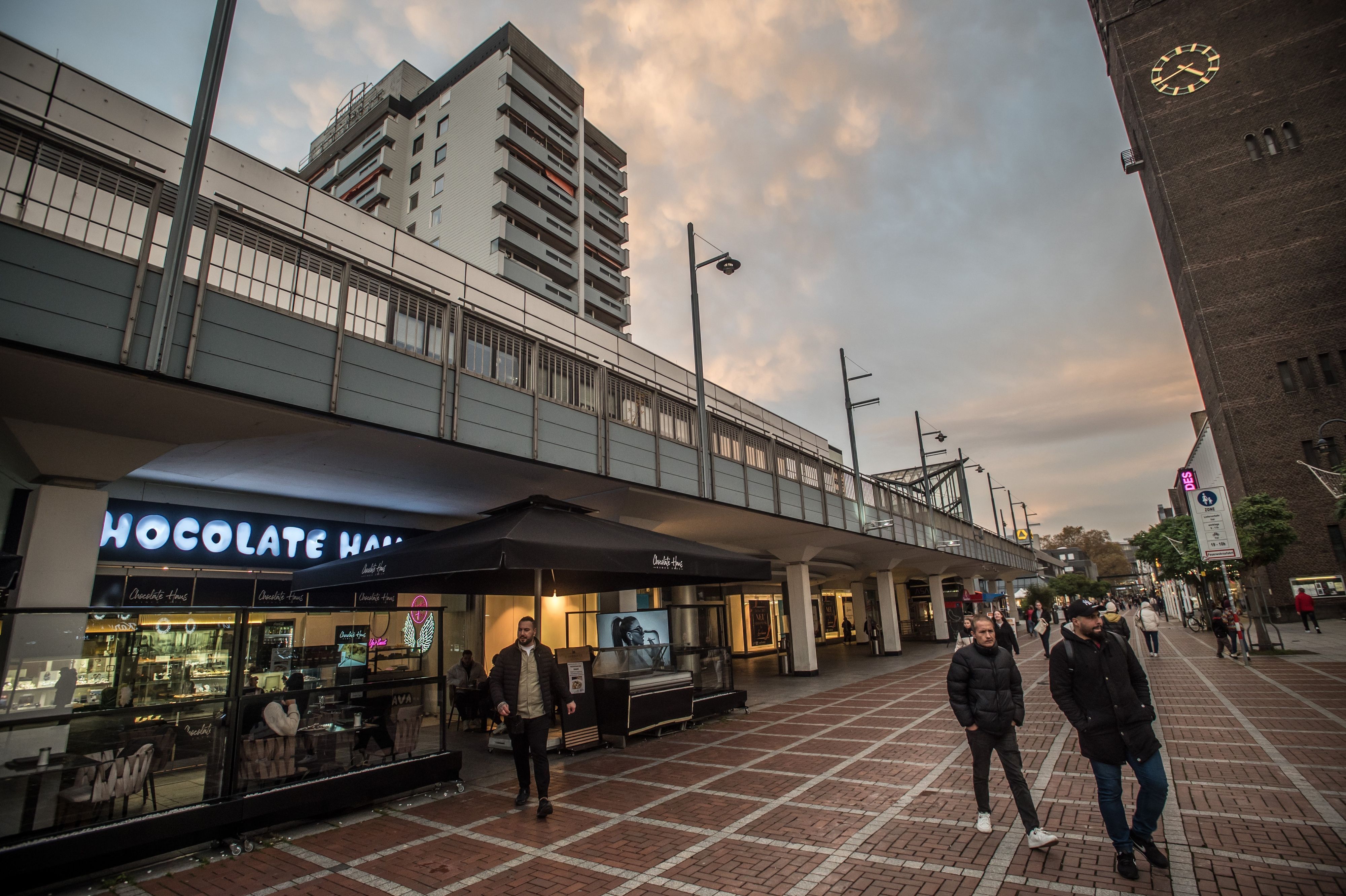 Ob ein Aachener Department Store in die ehemalige Kaufhof-Filiale in Wiesdorf einzieht, steht mehr denn je auf der Kippe.