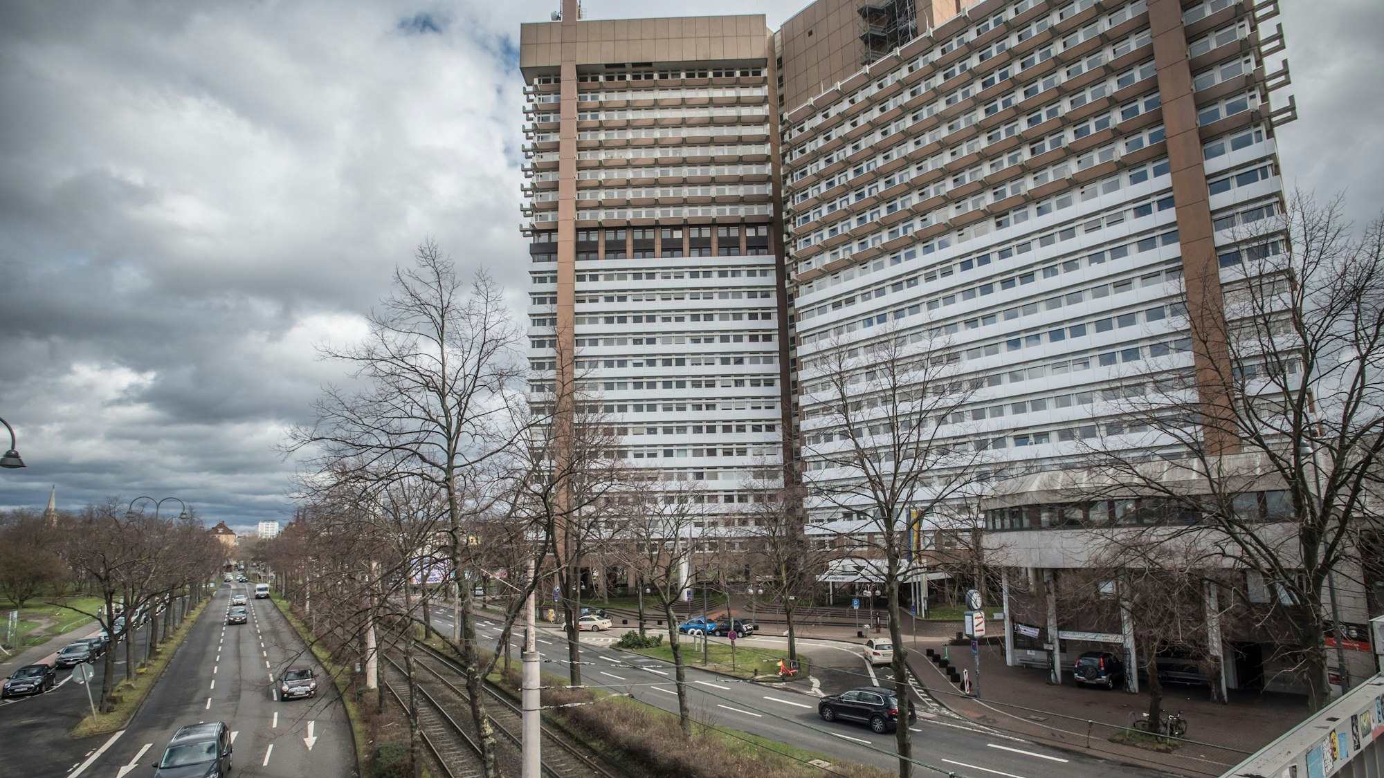 Das Kölner Landgericht an der Luxemburger Straße.