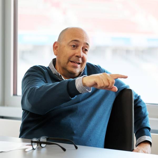 In den Räumen der BayArena: Bayer-04-Geschäftsführer Fernando Carro.