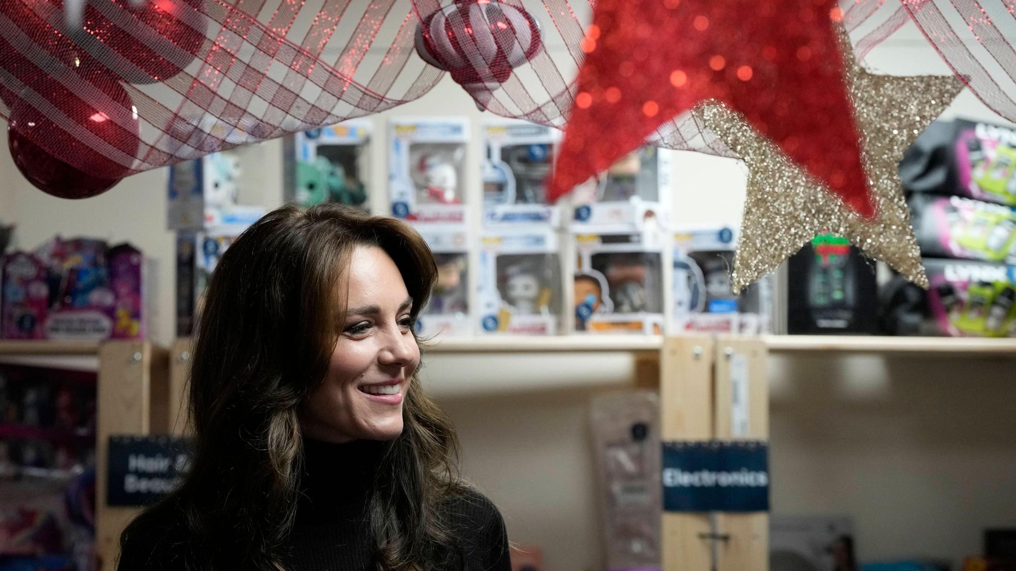 Prinzessin Kate lächelt bei ihrem Besuch in Sebby's Corner im Norden Londons.