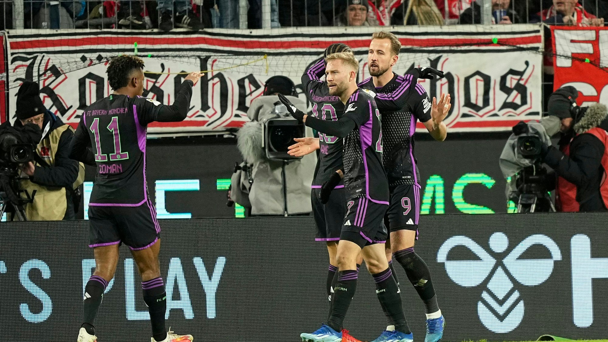 Bayern-Spieler jubeln