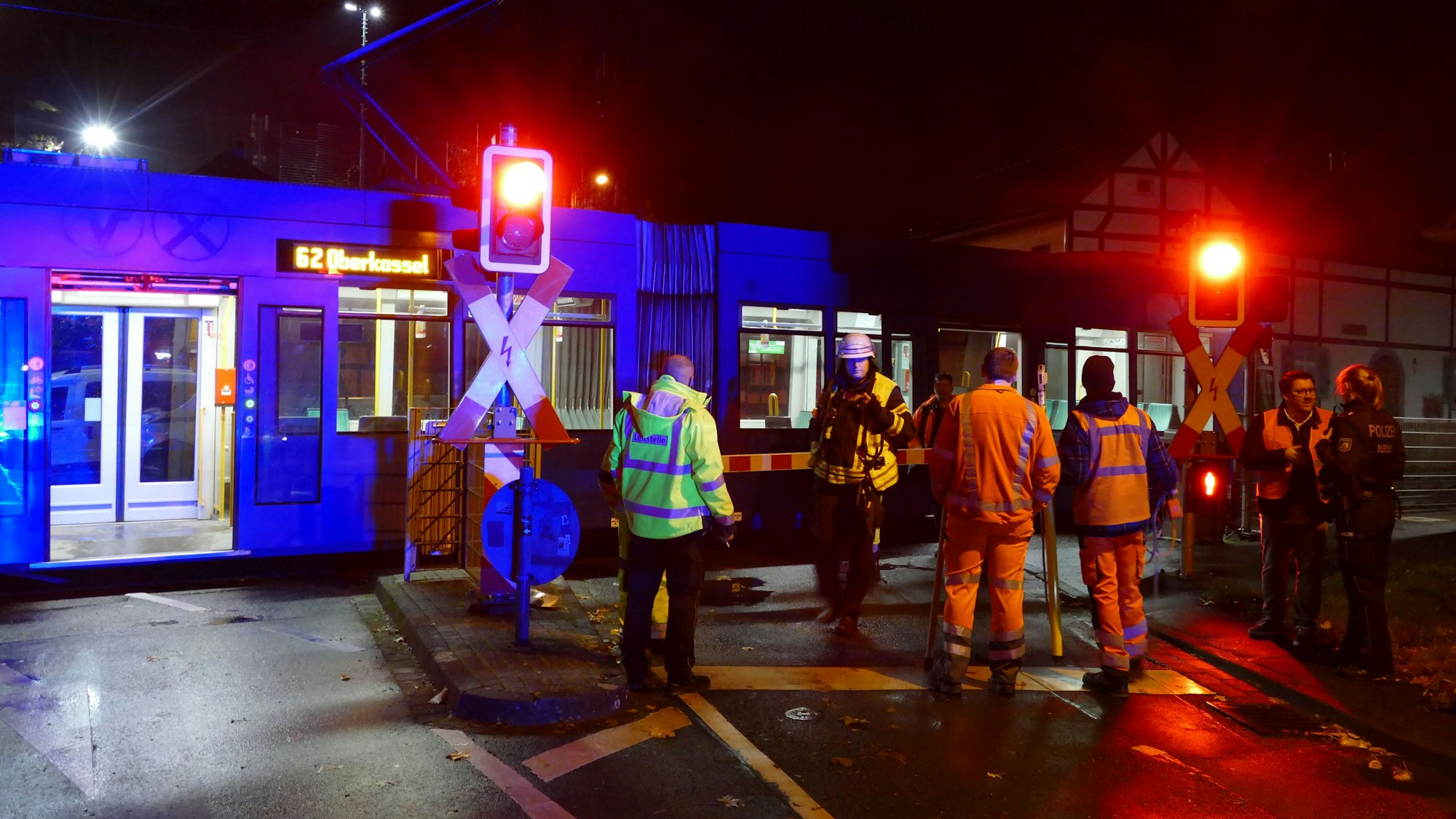 Jugendliche mit E-Scooter in Bonn von Straßenbahn erfasst
Marius Fuhrmann