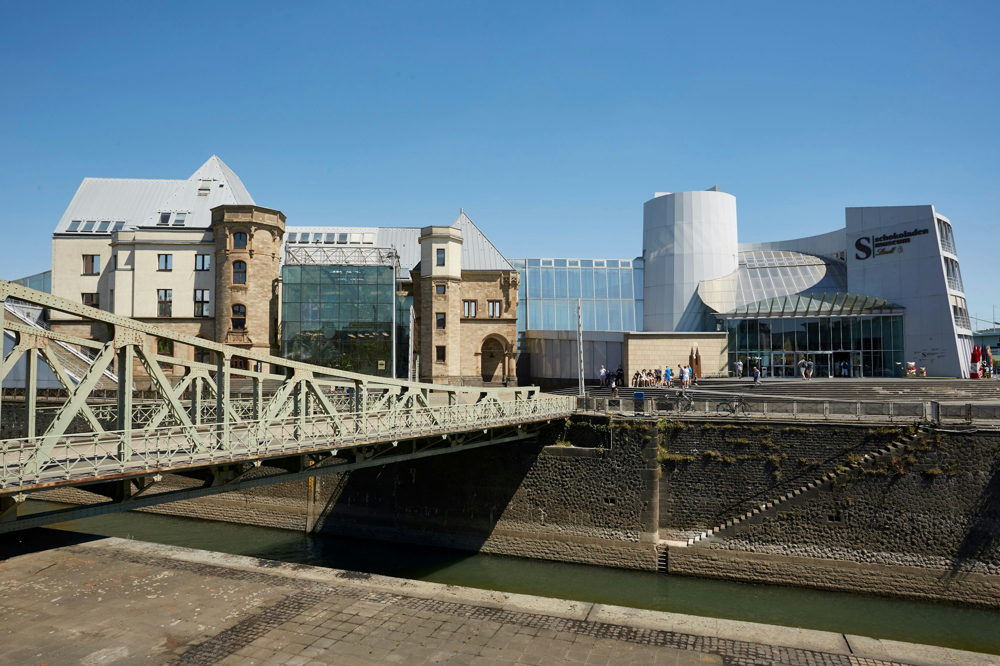 Blick auf das Schokoladenmuseum am Rheinauhafen