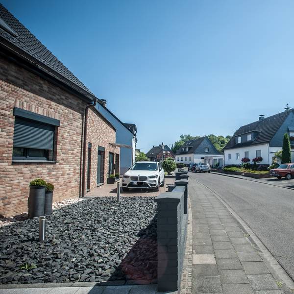 Die Leverkusener Gärten und ihre Gestaltung sind im Gespräch, hier die Straße Im Eisholz.