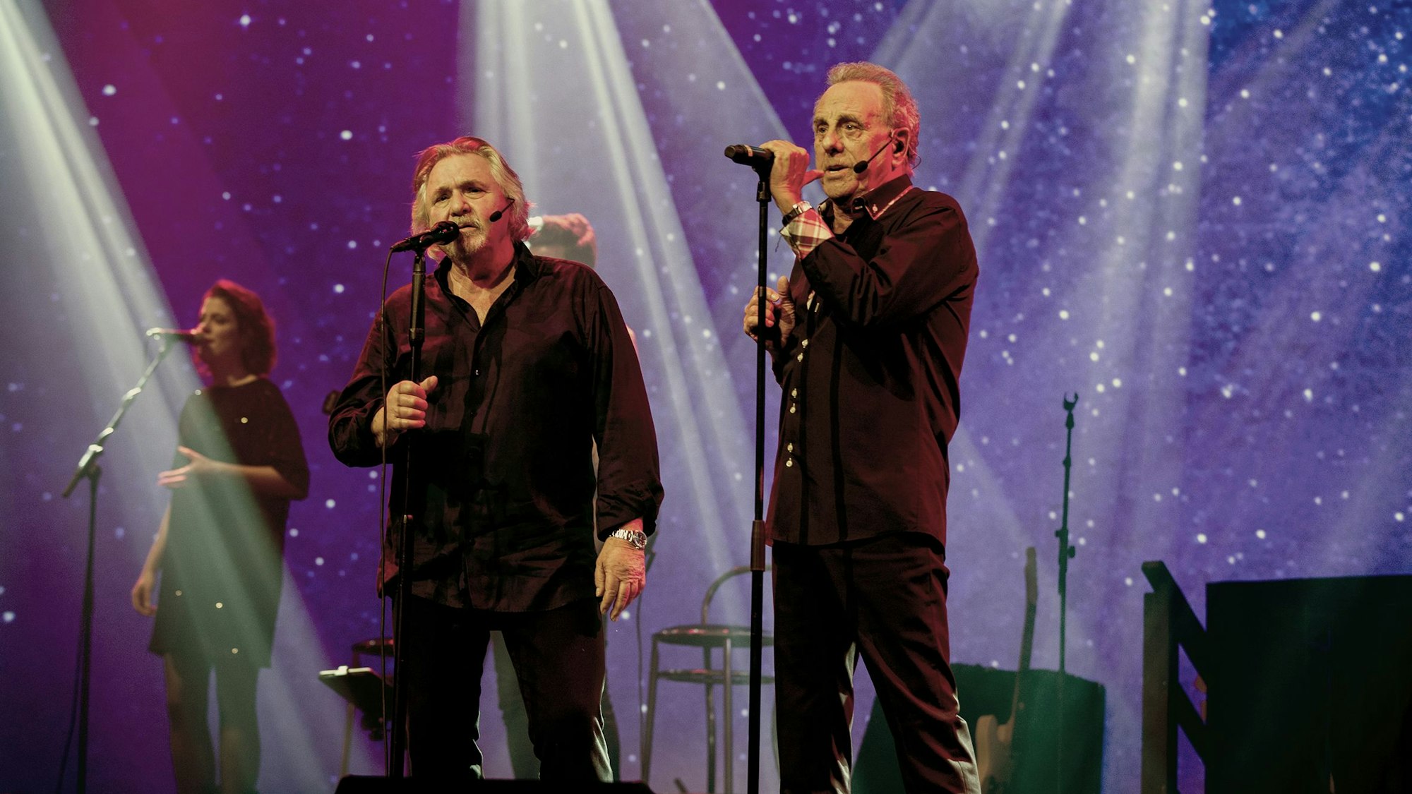 Tommy Engel zusammen mit Erry Stoklosa auf der Bühne in der Motorworld Ossendorf. (Archivbild)