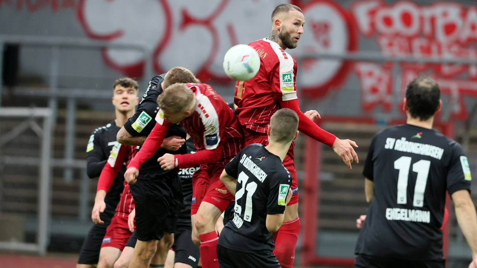 SC Fortuna Köln vs. Rödinghausen, 4.Liga,
oben: Dominik Lanius (Fortuna), 25.11.2023, Bild: Herbert Bucco