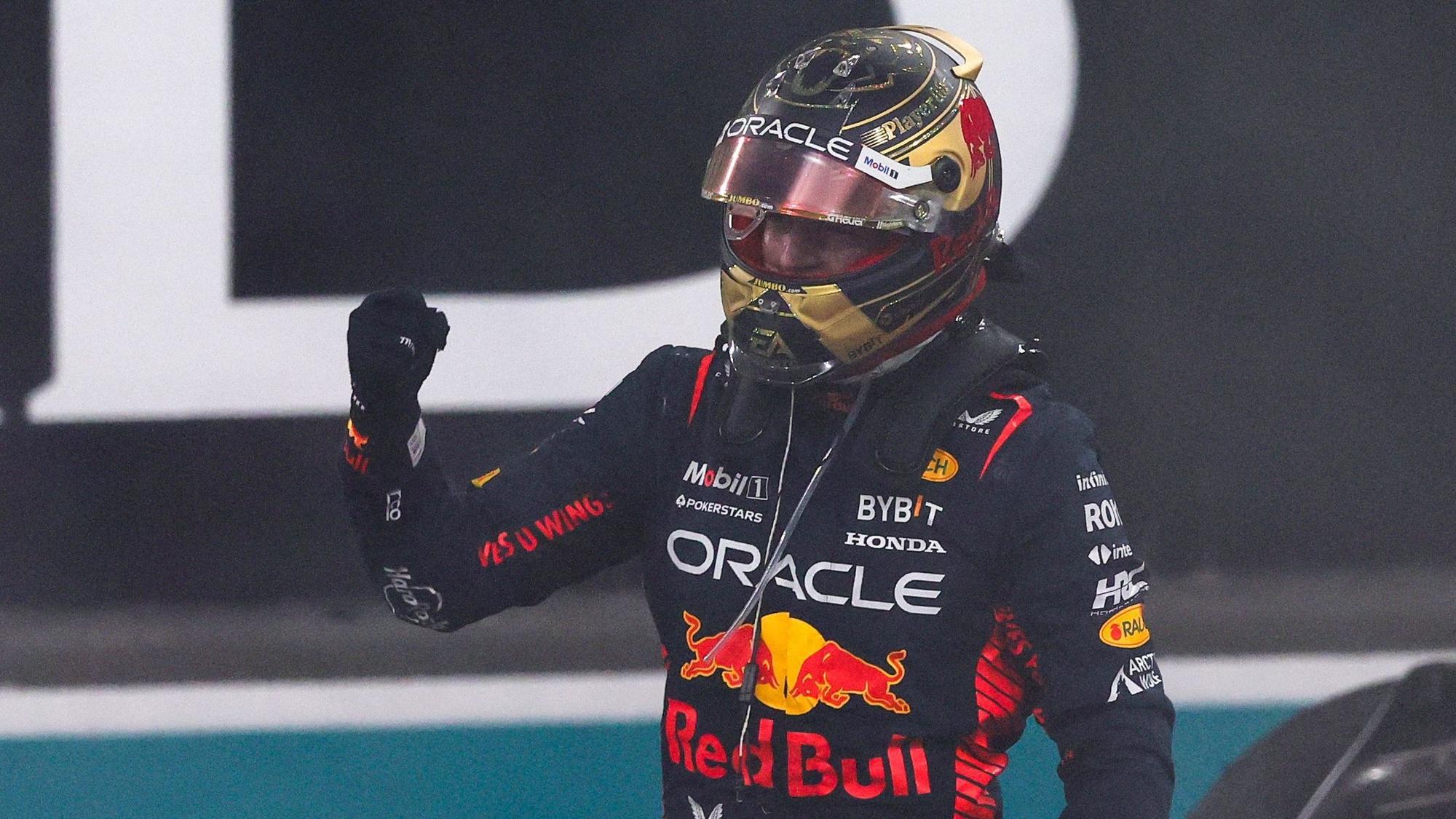 Formel-1-Dominator Max Verstappen feiert seinen Sieg.