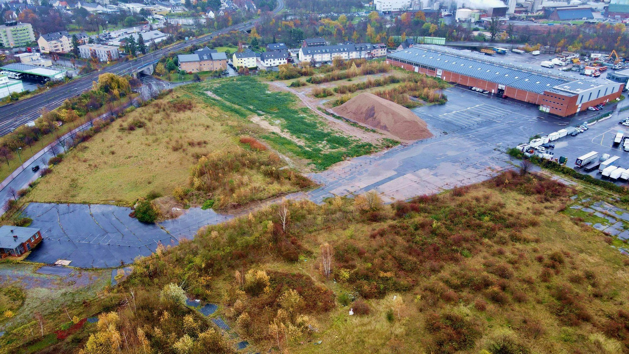 Das Bild zeigt eine Luftaufnahme des Areals der ehemaligen Steinzeugwerke.