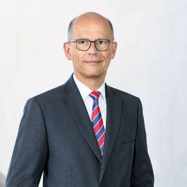 Der Vorstandsvorsitzende der Indus Holding, Johannes Schmidt