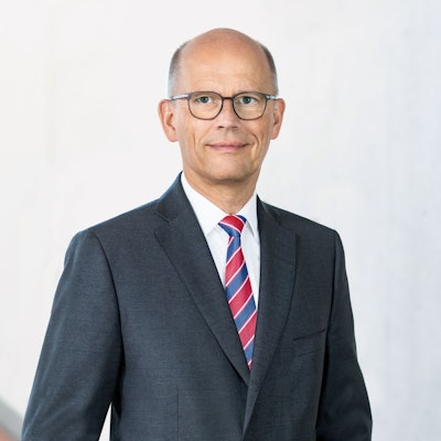 Der Vorstandsvorsitzende der Indus Holding, Johannes Schmidt