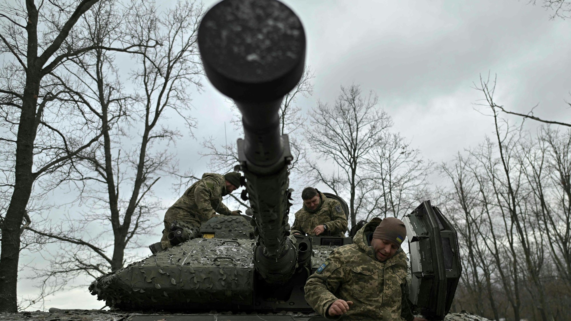 Ukrainische Soldaten in der Region rund um Donezk. Ukrainische Truppen schildern Szenen „wie in einem Zombiefilm“ bei der Schlacht um Awdijiwka.