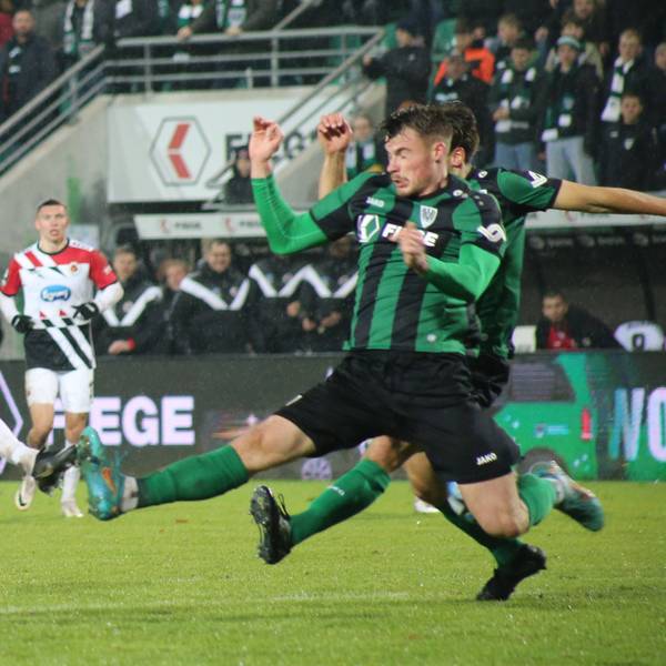 26.11.2023, xgrfx, Fussball 3.Liga, Preußen Münster - Viktoria Köln emspor, v.l. Donny Bogicevic Viktoria Köln, Niko Koulis Preußen Münster DFL/DFB REGULATIONS PROHIBIT ANY USE OF PHOTOGRAPHS as IMAGE SEQUENCES and/or QUASI-VIDEO Münster *** 26 11 2023, xgrfx, Fussball 3 Liga, Preußen Münster Viktoria Köln emspor, v l Donny Bogicevic Viktoria Köln , Niko Koulis Preußen Münster DFL DFB REGULATIONS PROHIBIT ANY USE OF PHOTOGRAPHS as IMAGE SEQUENCES and or QUASI VIDEO Münster