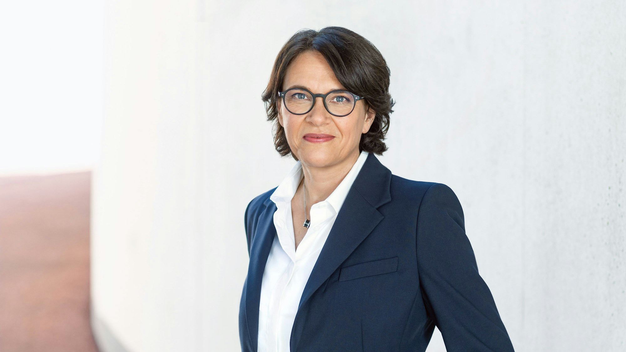 Gudrun Degenhart ist Vorstandsmitglied von Indus Holding.