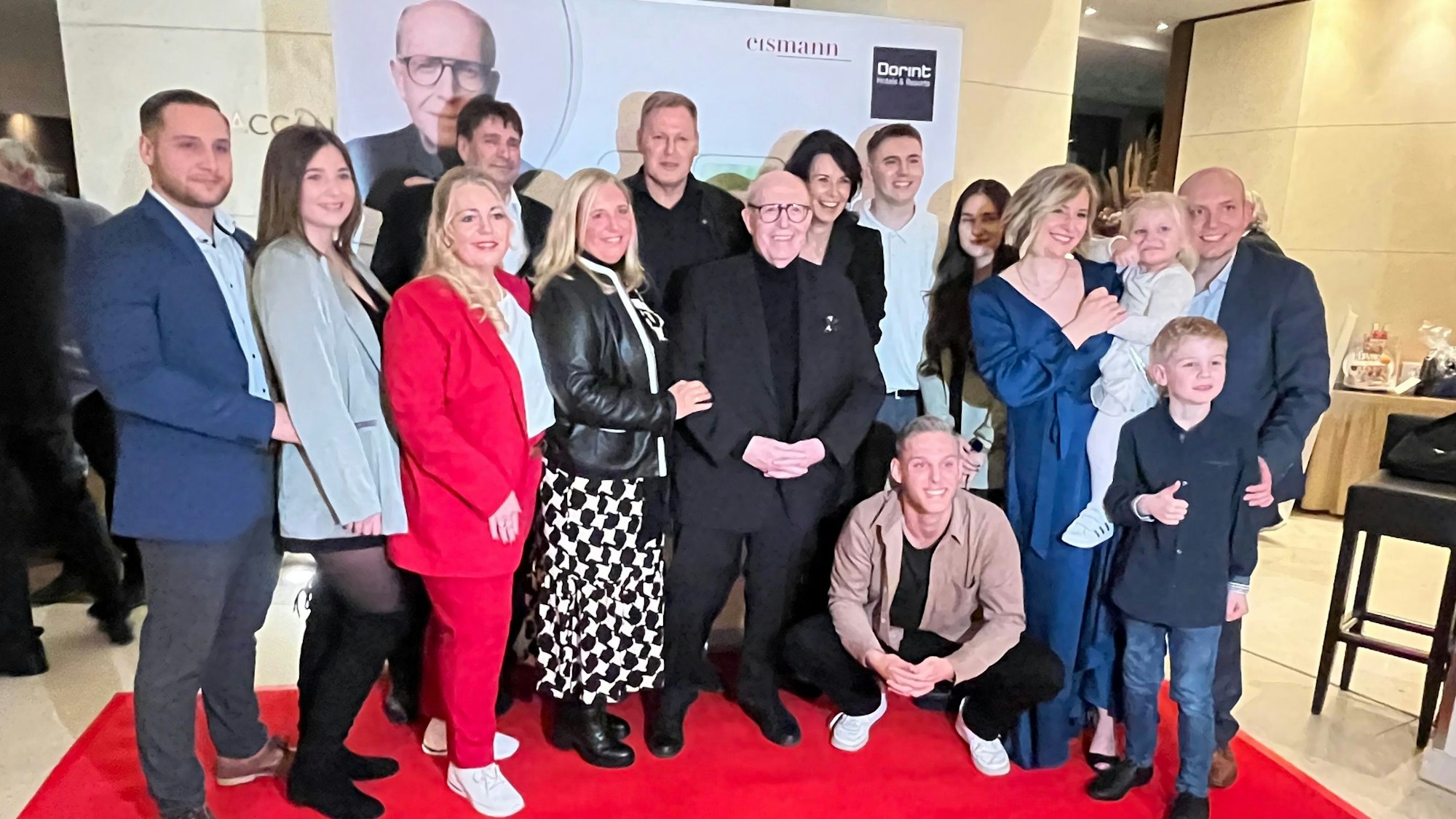 Reiner Calmund im Kreise seiner Familie