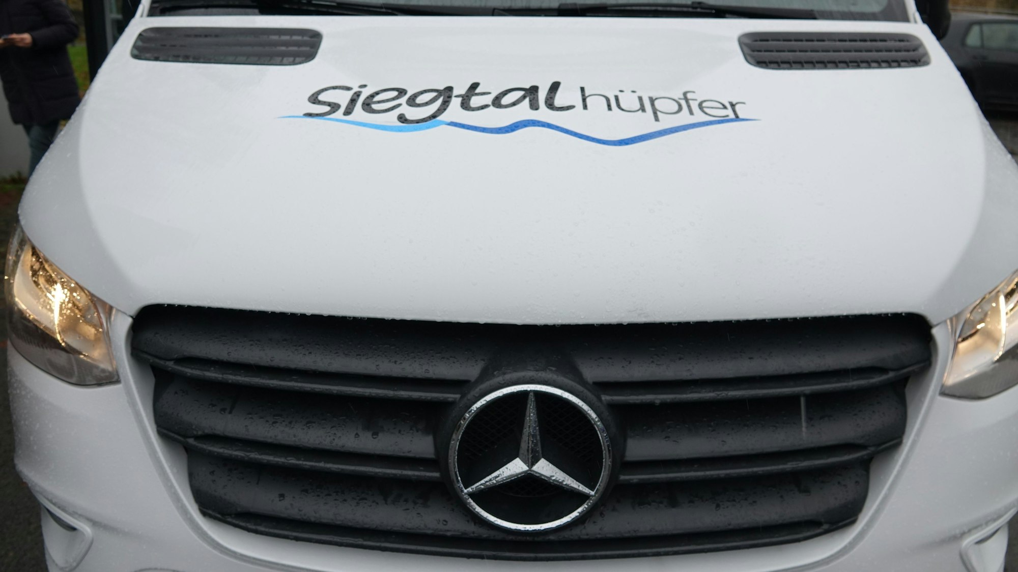 In Stadt Blankenberg stellten RSVG, Stadt und Kreis den Siegtalhüpfer vor, eine neue Linie per Kleinbus, die die Dörfer an der Sieg mit getaktetem ÖPNV anbindet.