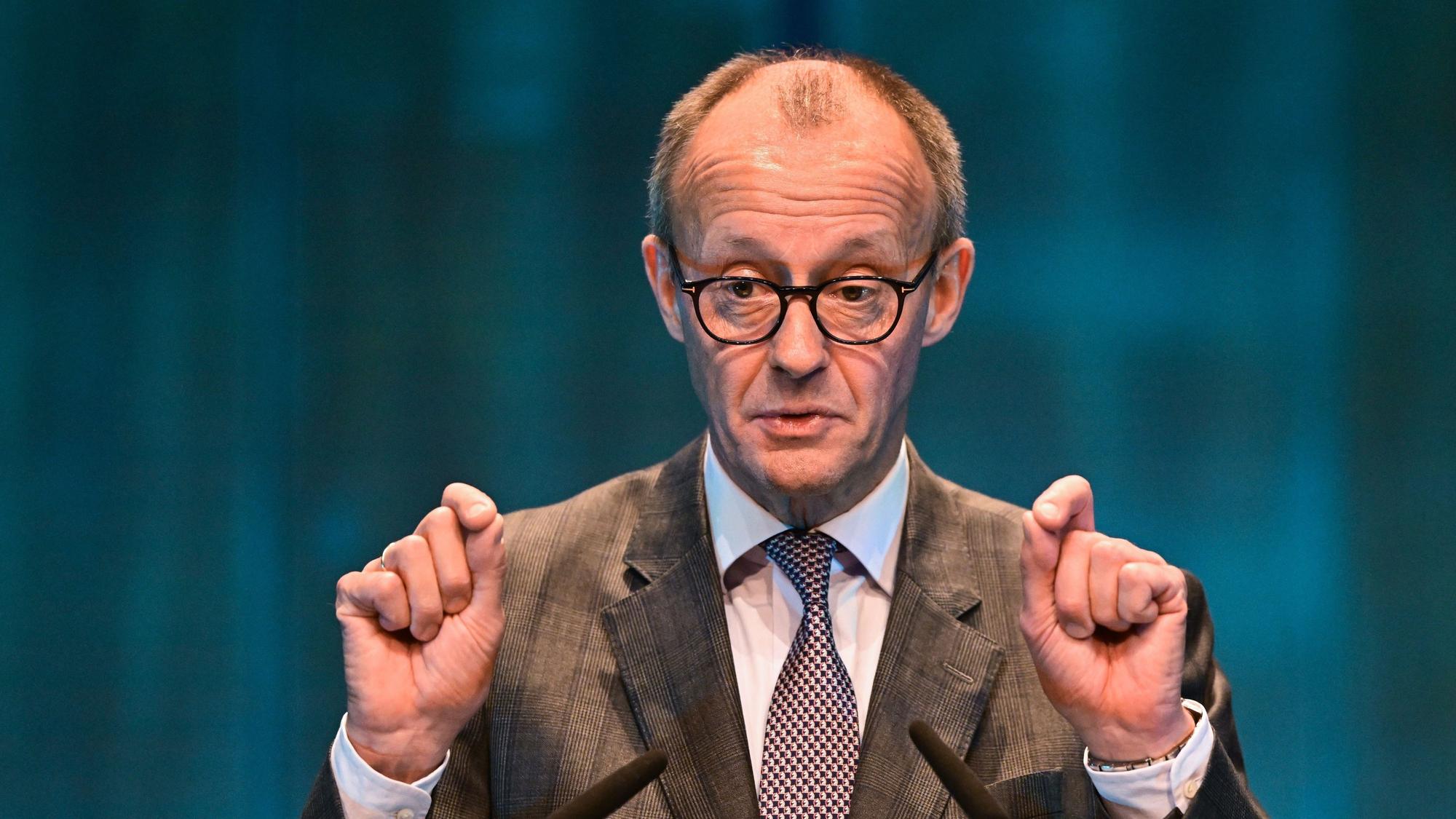 Friedrich Merz, der CDU Bundesvorsitzende, kann auch nicht wirklich glücklich mit dem Urteil aus Karlsruhe sein.