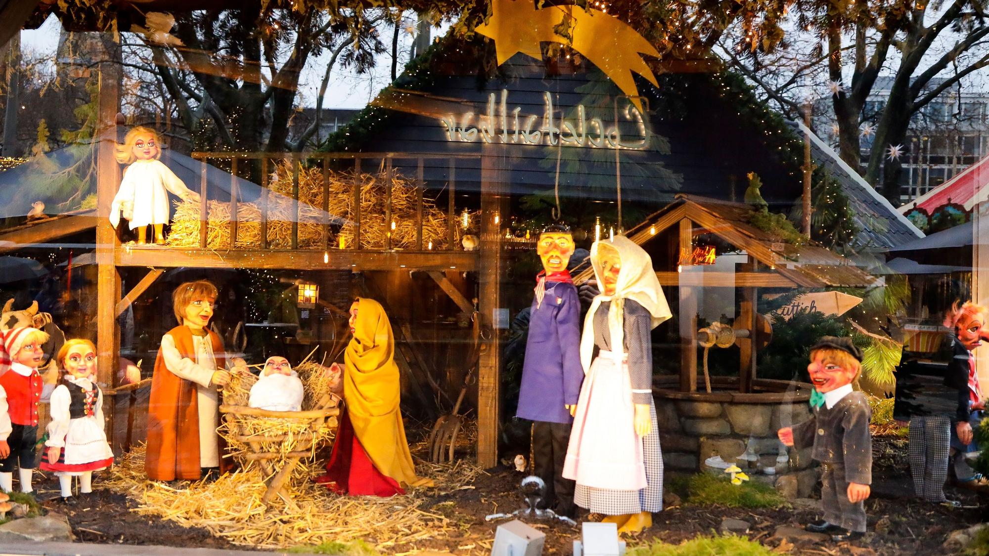 Die Hänneschen-Krippe auf dem Markt der Engel.