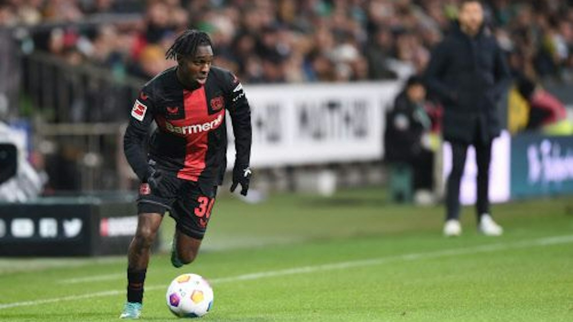 Jeremie Frimpong beim Spiel in Bremen