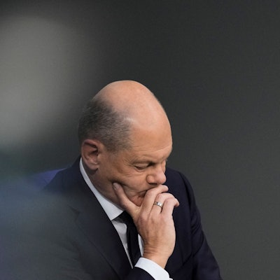 Bundeskanzler Olaf Scholz ist nach dem Haushaltschaos in der Beliebtheit bei Wählerinnen und Wählern massiv gesunken.