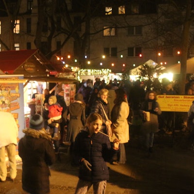 Nikolausmarkt auf dem Schillplatz. Foto: Schöneck. Archivbild