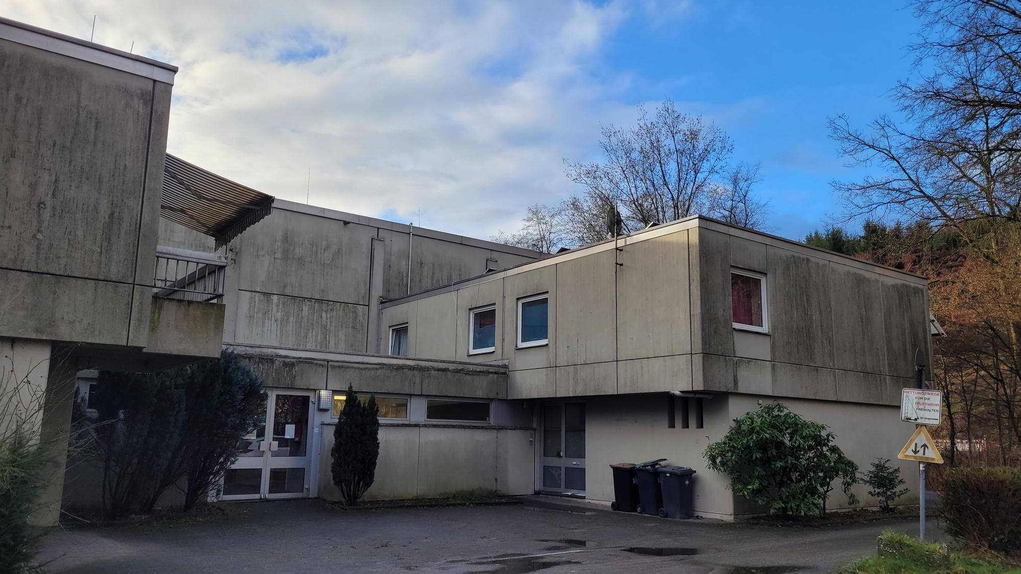Das Foto zeigt die Hausmeisterwohnungen am Schulzentrum Kürten.