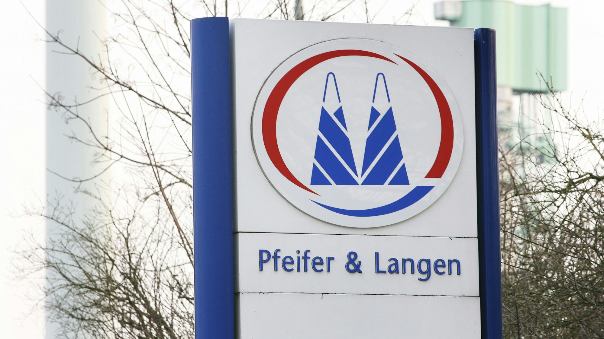 Grossreinemachen bei Pfeifer & Langen *** NUR FUeR REDAKTIONELLE ZWECKE *** EDITORIAL USE ONLY *** Am Mittwoch, 18. Januar 2012, wurde Kalkar Appeldorn in der Zuckerruebenfabrik Pfeifer & Langen nach der Ruebenkampagne der Betrieb gereinigt und gewartet Buntes D NRW Kalkar Copyright: JohannesxKruck *** Lar Copyright: JohannesxKruck docnrwhugopicture44290585 EDITORIAL USE ONLY