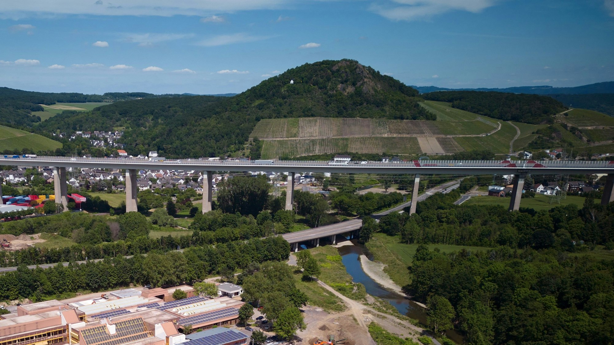 Luftaufnahme mit einer Drohne in Bad Neuenahr (Archivfoto).