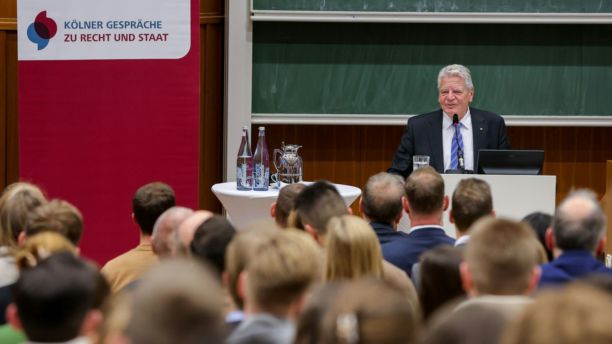 Bundespräsident a.D. Joachim Gauck zu Gast an der Uni Köln.