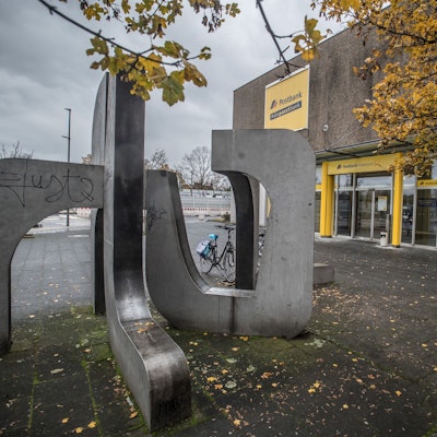 Das Postgelände an der Heinrich-von-Stephan-Straße wird mit einem Hotel und Büros bebaut.