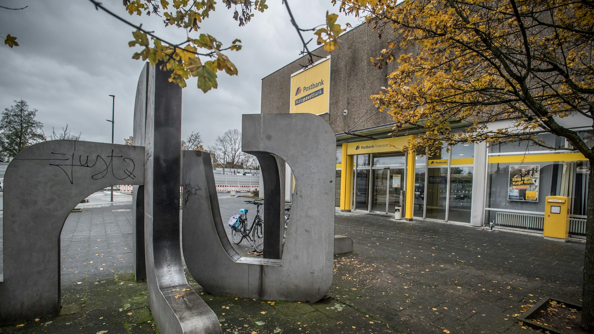 Das Postgelände an der Heinrich-von-Stephan-Straße wird mit einem Hotel und Büros bebaut.