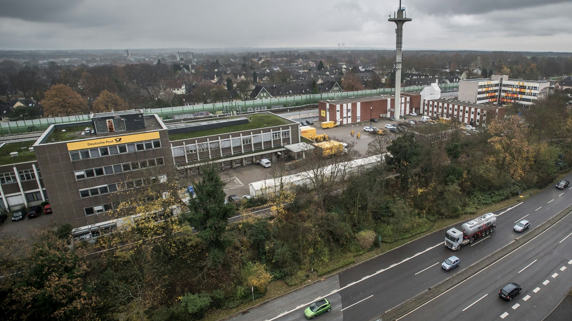 Das Postgelände an der Heinrich-von-Stephan-Straße wird mit einem Hotel und Büros bebaut.