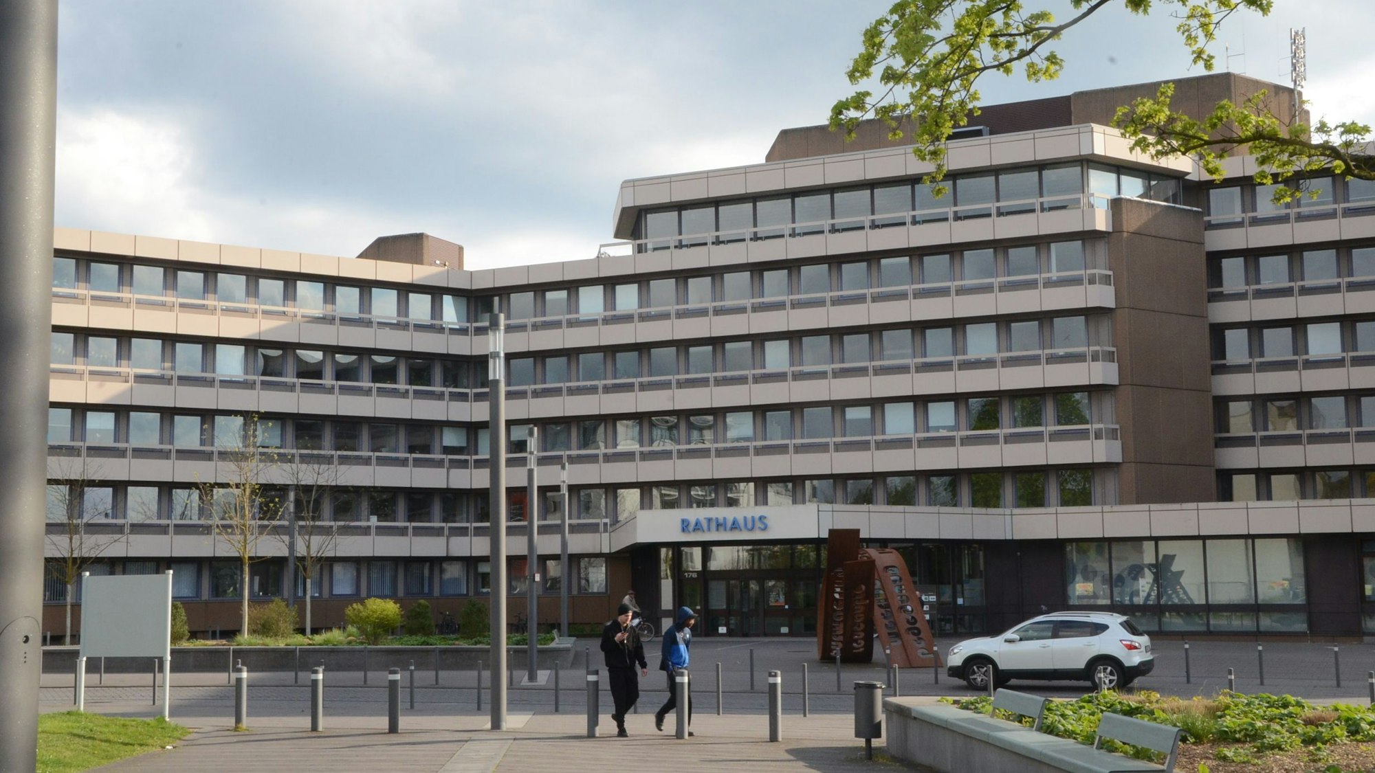 Das Troisdorfer Rathaus, ein Verwaltungsbau aus den 70er Jahren.
