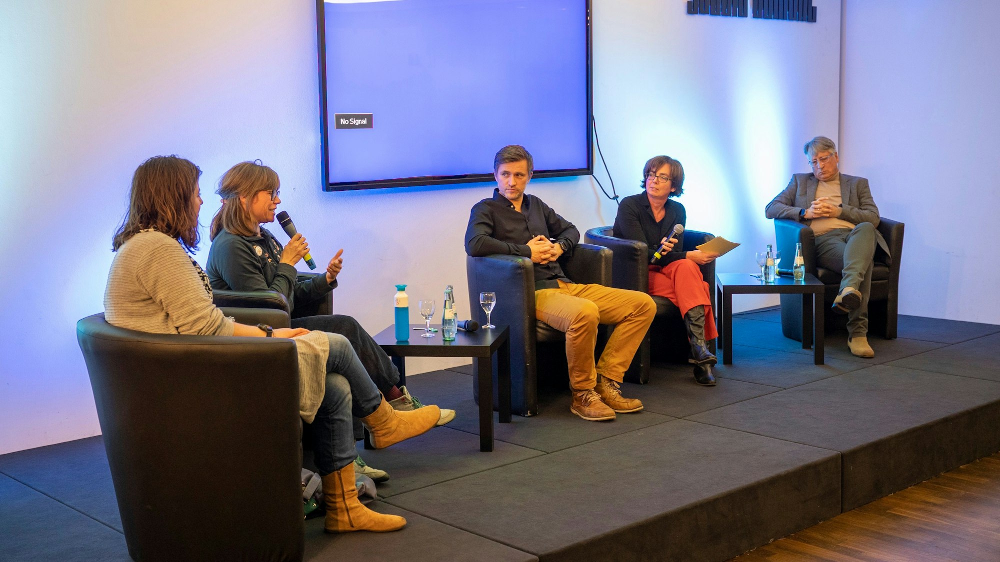 29.11.2023, Köln: Diskussionsrunde des Kölner Stadt-Anzeigers zu Schulwegsicherheit im Studio DuMont. Foto: Uwe Weiser