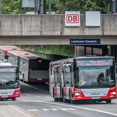 KVB, WUPSI, DB, S6, Haltestelle Chempark, Linie 151, Linie 201. Foto: Ralf Krieger