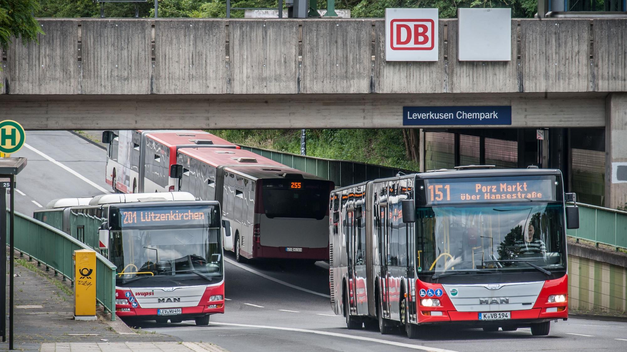 Der Bahnhalt am Chempark.