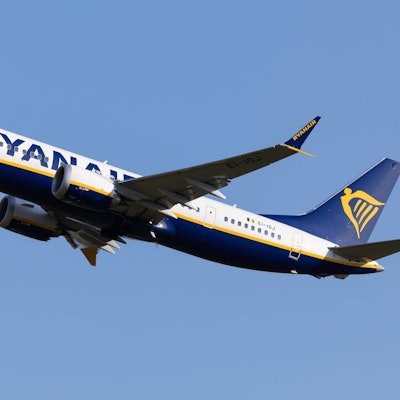 Eine Boeing 737 der irischen Fluggesellschaft mit ihrer markanten Lackierung in gelb, blau und weiß beim Start. (Symbolbild)